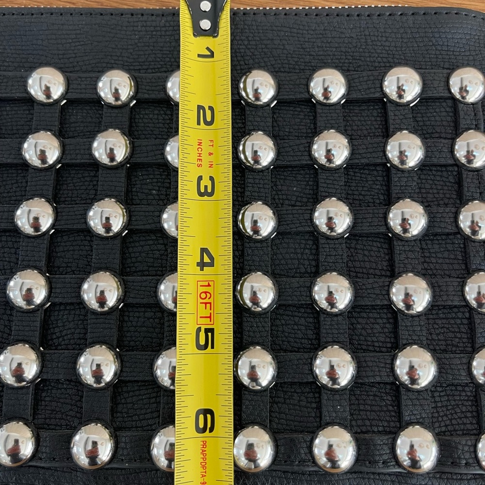 Sondra Roberts - image 7